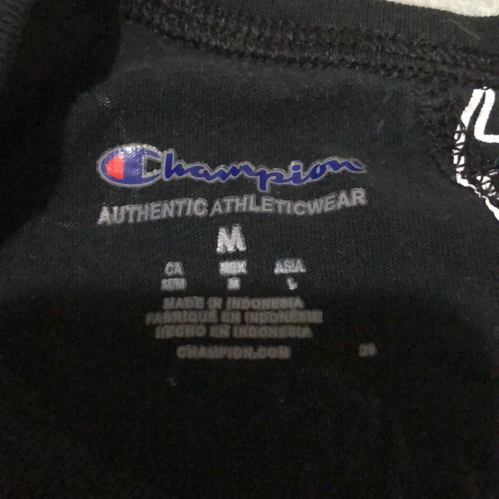 Champion shirt - Picture 2 of 2